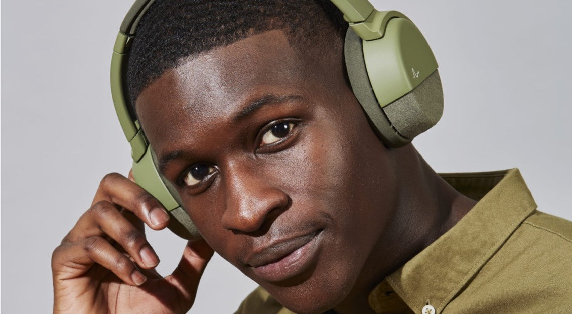 Noice cancelling headphones